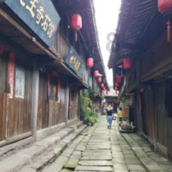 踢球者：拜仁将在春季讨论格纳布里的未来，最迟在夏季